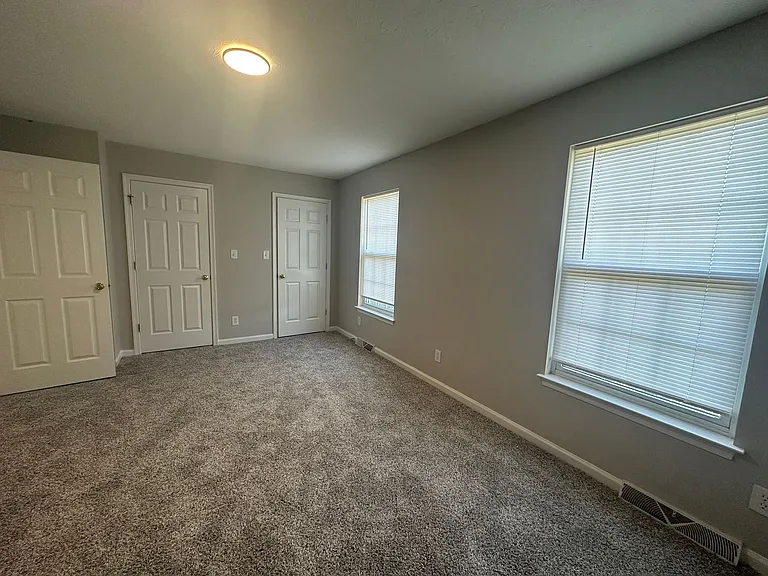 273 Mulberry Cir — Photo 12