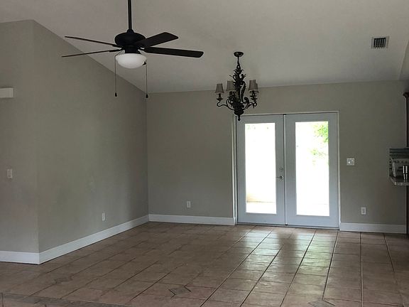 2nd image of 4114 SE 61st Pl