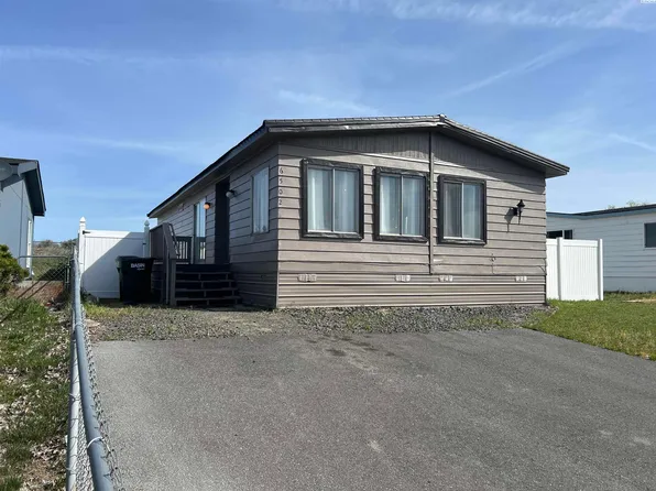 6502 James St, West Richland, WA 99353