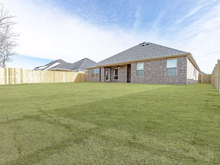219 S Geranium Ln — Photo 16