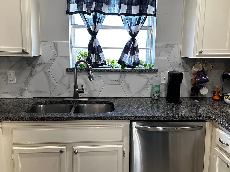 1 E Mountain Ln #MAIN — Photo 11