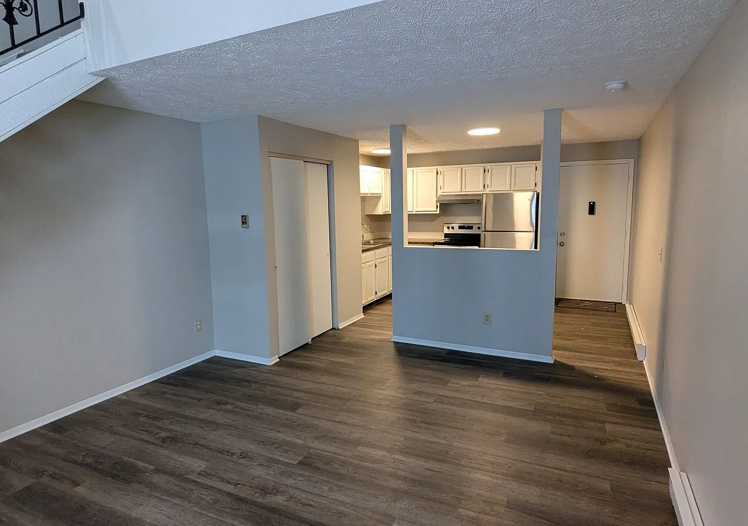 MN Cedar Village (819) — Photo 4