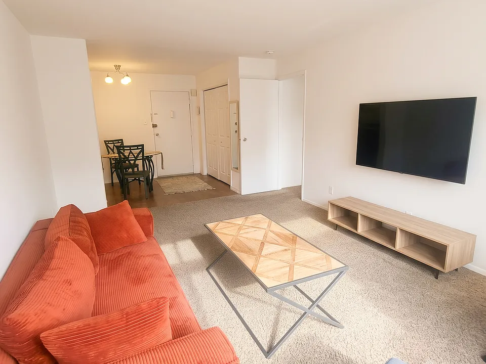 2401 H St NW #812