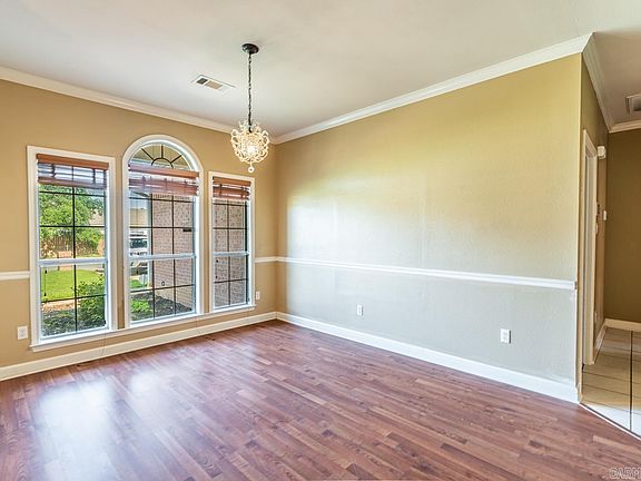 3rd image of 778 Jamestown Cir