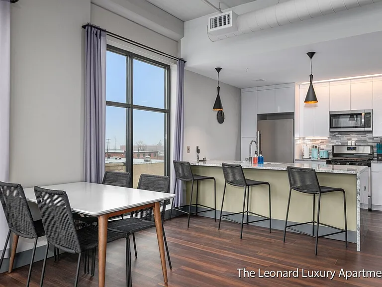 The Leonard Luxury Apartments — Photo 23