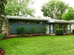 364 Lorraine Rd, Glen Ellyn, IL 60137