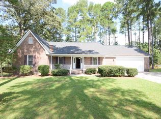 8236 Dunholme Dr, Fayetteville, NC 28304