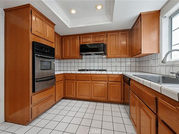 3rd image of 1805 Carnegie Ln APT 3