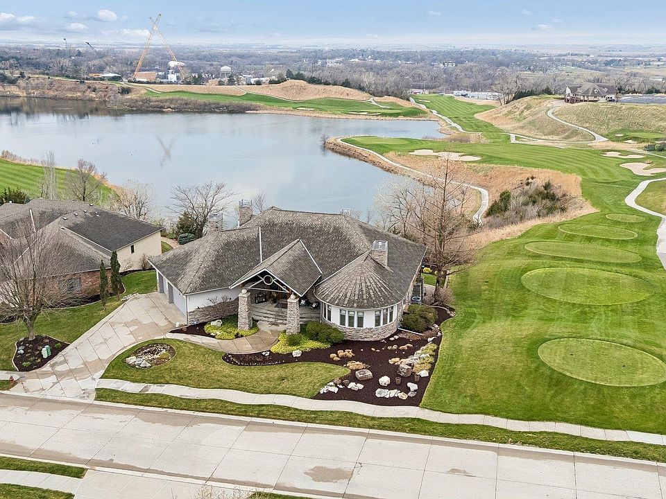1st image of 244 N Lakeview Way