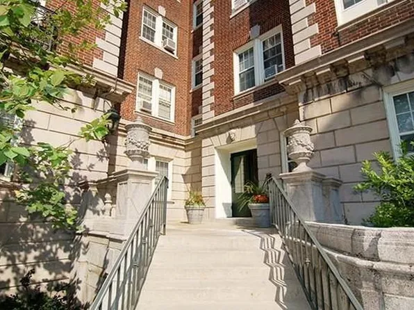 7 Arlington St APT 37, Cambridge, MA 02140