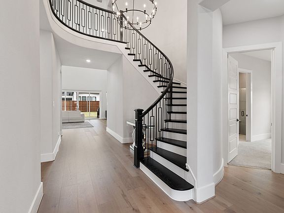 2nd image of 11991 Cloverdale Rd