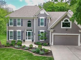 289 SW Winterpark Cir, Lees Summit, MO 64081