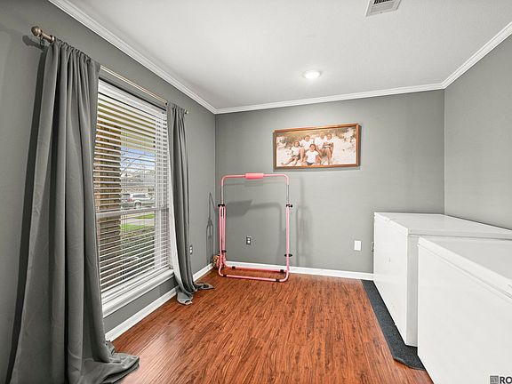 4th image of 4920 Woodlyn Dr