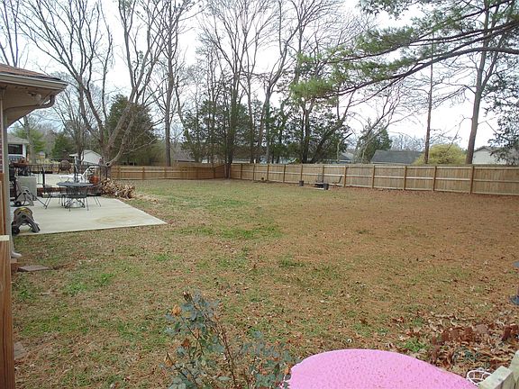 3rd image of 209 Hilltop Dr