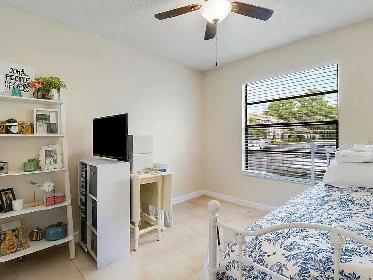 703 Stonewood Ct #16C — Photo 22