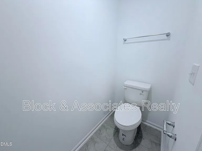 611 Contento Ct — Photo 16