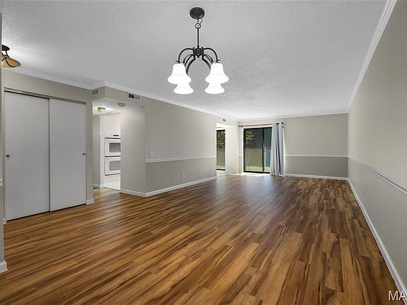 4th image of 572 Coeur De Royale Dr APT 107