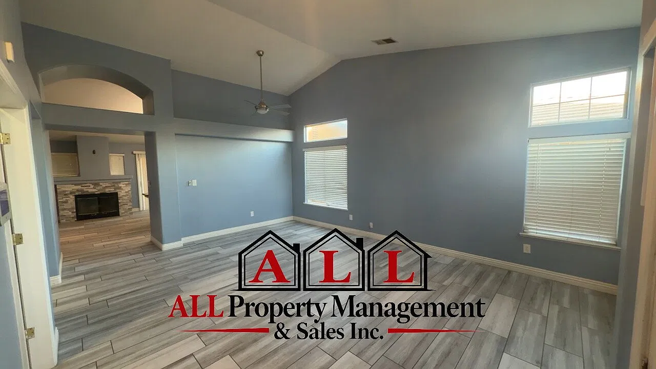 3 bed, 2.0 bath, 1387 sqft, $2,550 — Photo 3