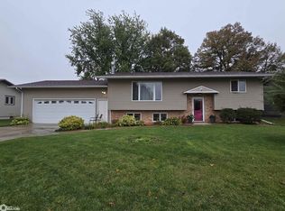 2208 Rodlyn Rd, Webster City, IA 50595