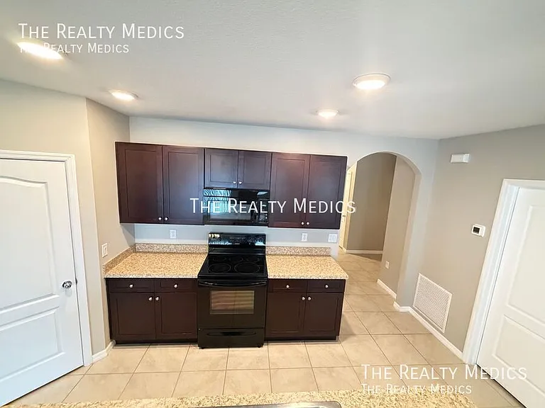2915 Gibraltar Blvd — Photo 11