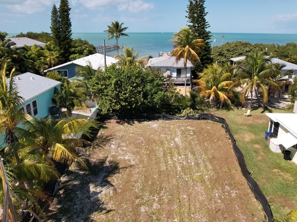 57529 Bailey St, Grassy Key, FL 33050