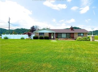 116 Bridge St, Winfield, WV 25213