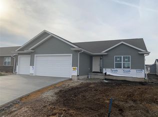 5812 Ridge Line Dr, Marion, IA 52302
