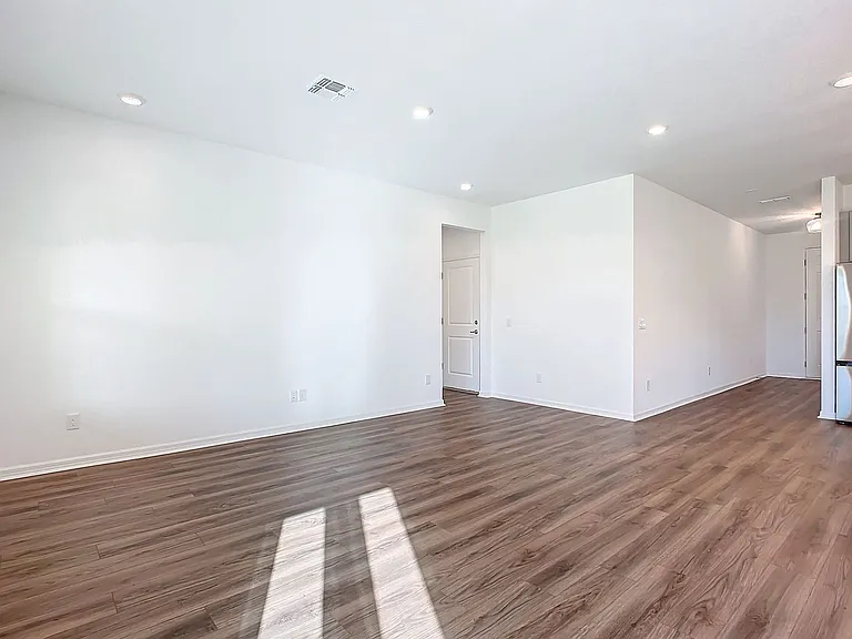 1469 Arbor Hill Dr — Photo 3
