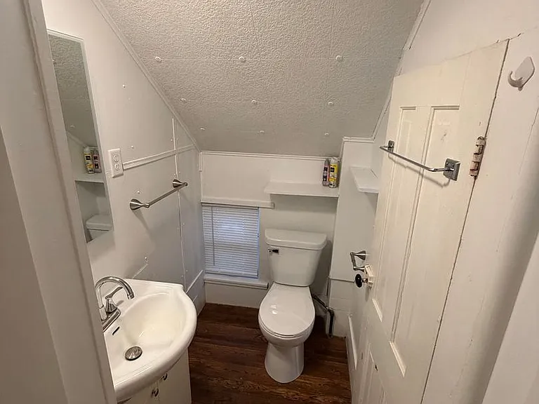 614 N Chestnut Ave — Photo 7
