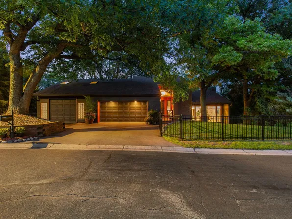 8745 Walton Oaks Dr, Bloomington, MN 55438