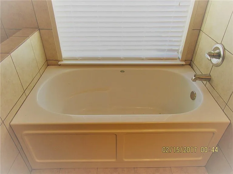 1725 Fairway Dr — Photo 10