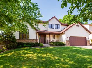 2154 Parkwood Hills Dr NE, Rochester, MN 55906