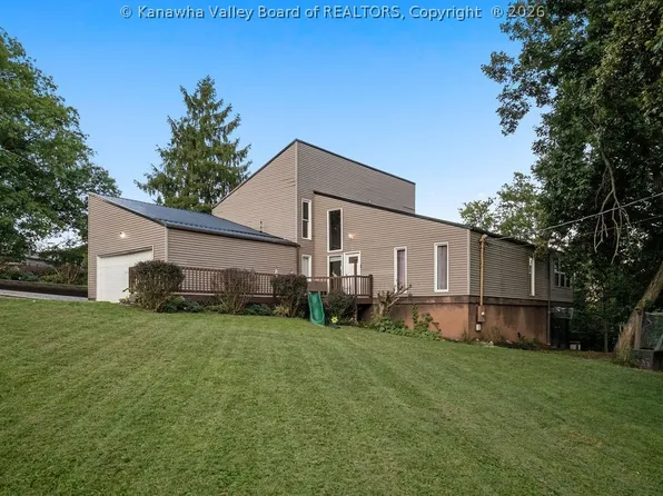 5308 Morning Dove Ln, Cross Lanes, WV 25313