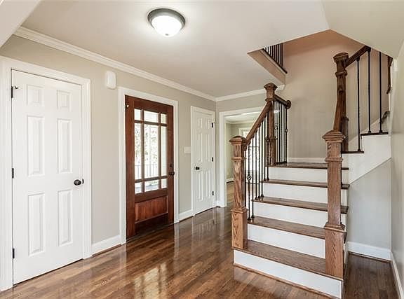 4th image of 18 River Dr