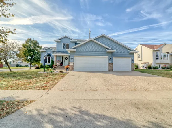 785 15th Ave E, West Fargo, ND 58078