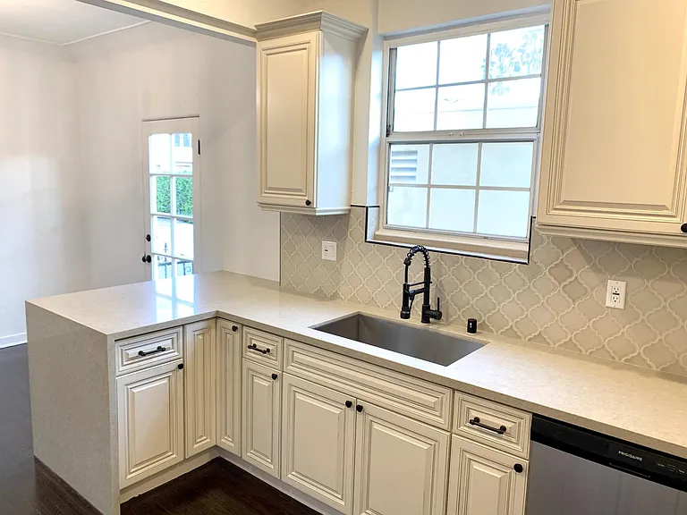 9332 W Olympic Blvd — Photo 10