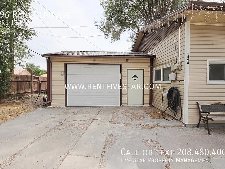 596 Randolph Ave — Photo 11