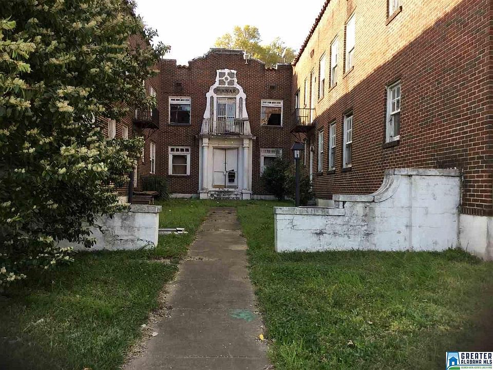 2nd image of 604 8th Ave W