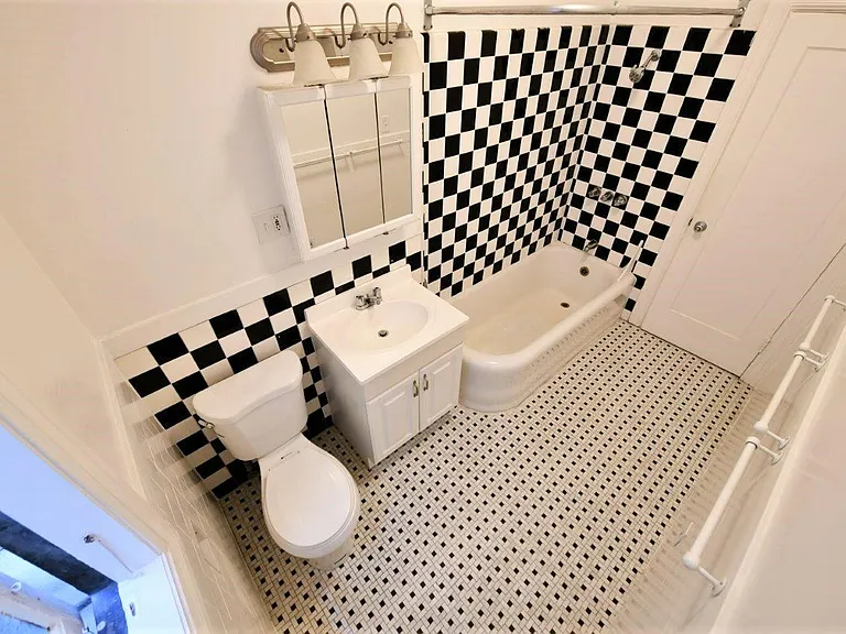 243 Athol Ave #15 — Photo 6