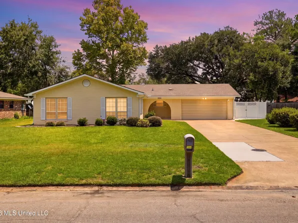 4000 Hillandale Dr, Gautier, MS 39553