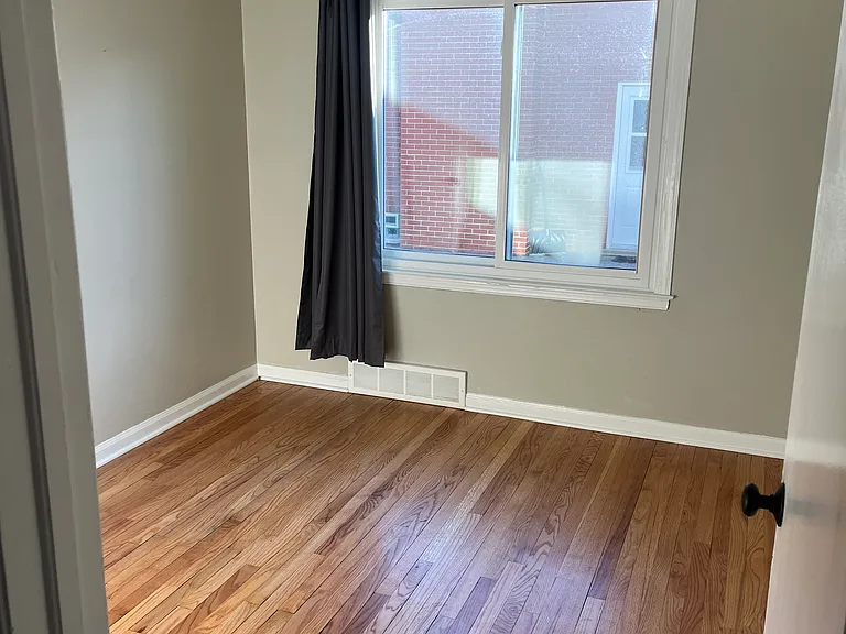 15859 Buckingham Ave — Photo 23