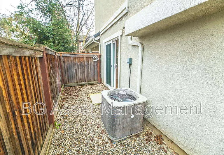 128 Kingfisher St — Photo 36
