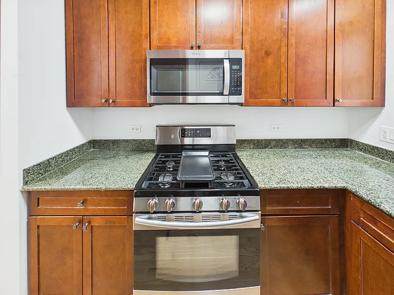7403 N Hoyne Ave #2 — Photo 7