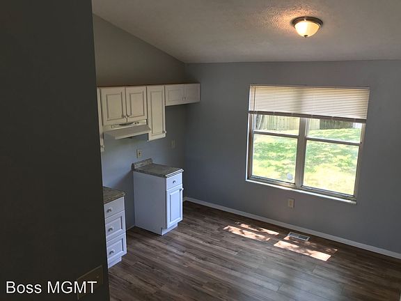 5th image of 5061 Sanderson Dr