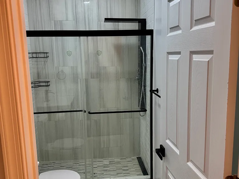 2144 W Grange Ave — Photo 8