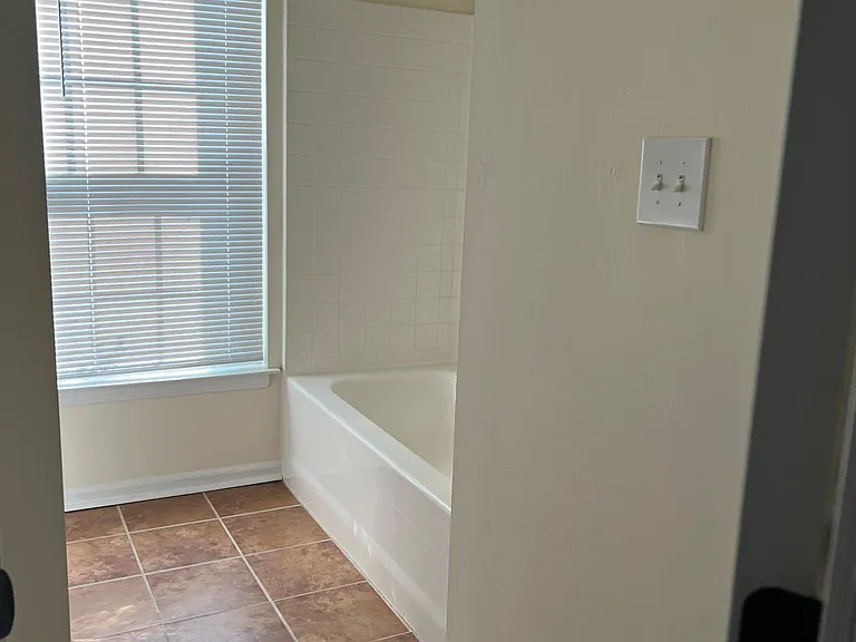 7414 Sparkleberry Dr — Photo 17