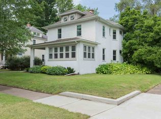 1157 25th St, Moline, IL 61265
