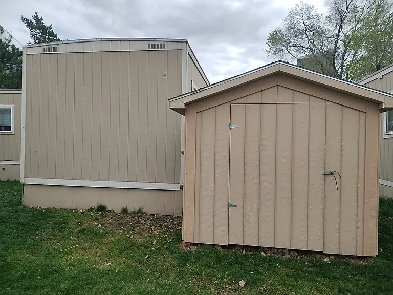 317 E Smith St — Photo 12