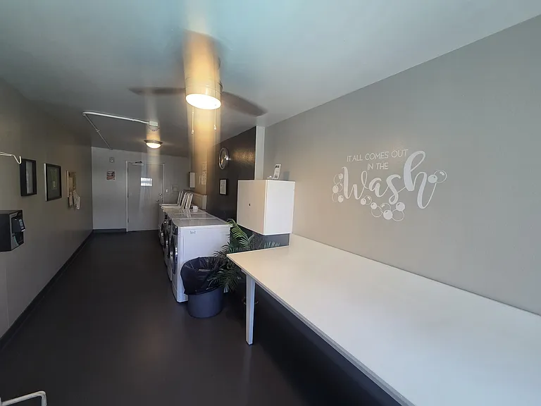 Tropic Sands Apartments — Photo 27