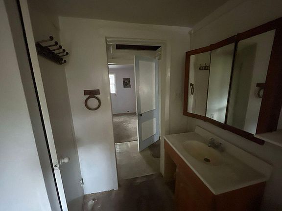 4th image of 6095 N Stony Creek Rd